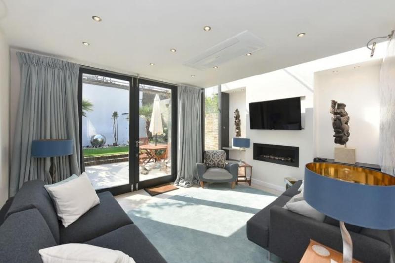 Very Central London- luxurious Town house. Air con — комфортный отель в Лондоне