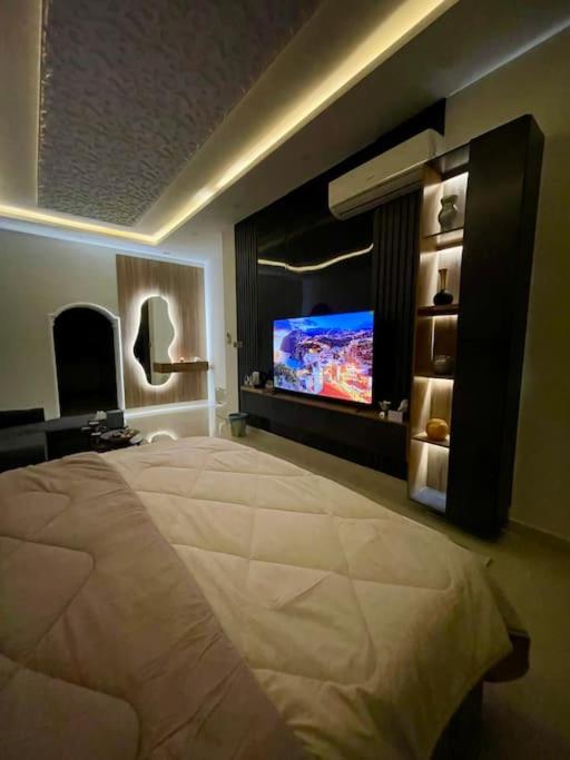 Luxury studio with private side entrance — отель с удобствами в Рияде