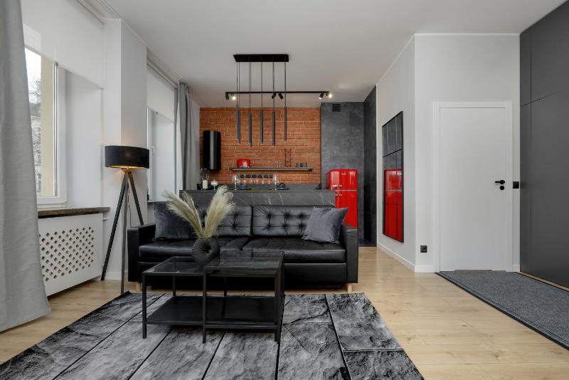 Exclusive Grey and Red Apartment in Warsaw Center by Renters — комфортный отель в Варшаве