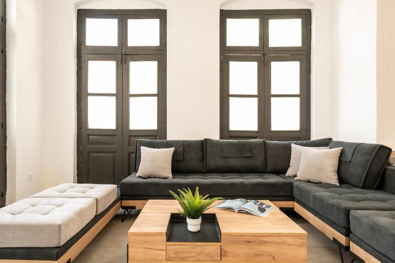 Ranny House — забронировать отель в Афины