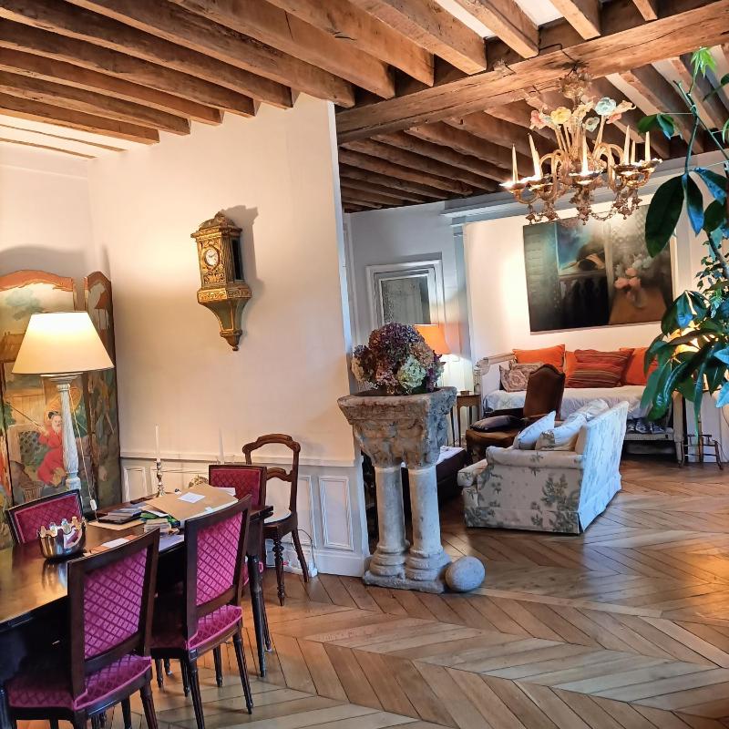 Цены на ILE SAINT LOUIS 2 CHAMMBRES 2 SALLE DE BAINS PARKING в Париже