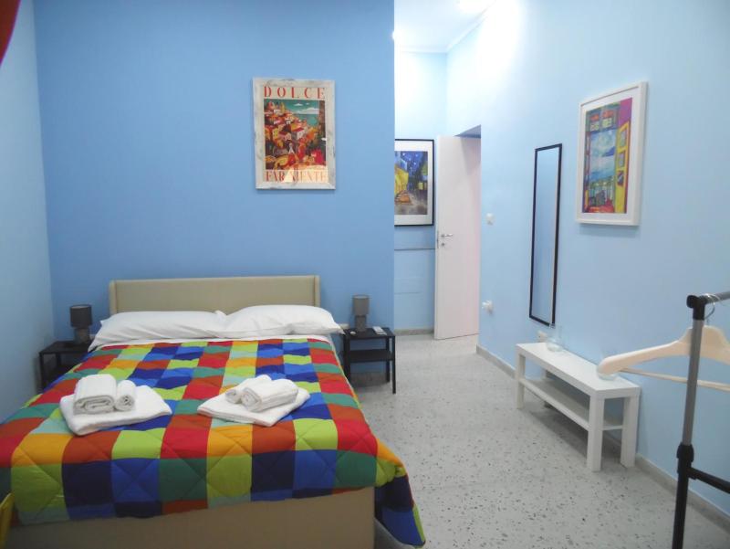 Mithra Apartment Centro Storico — отель с удобствами в Неаполе