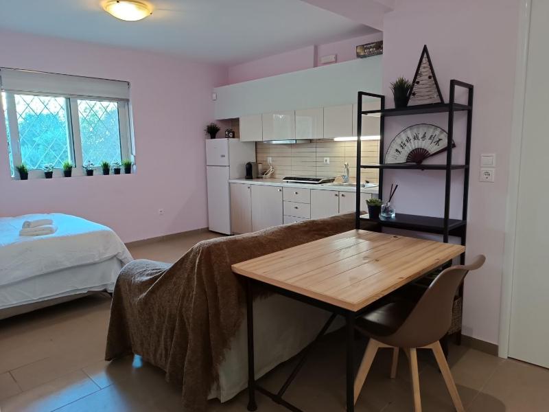 Nearby alimos beatch — отель с удобствами в Афины