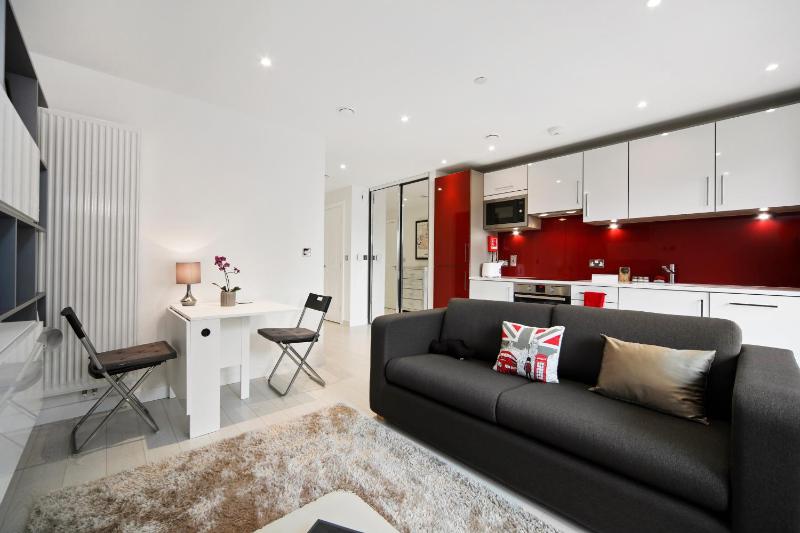 Cool Dalston studio with balcony and gym — отель в Лондоне, Соединенное Королевство