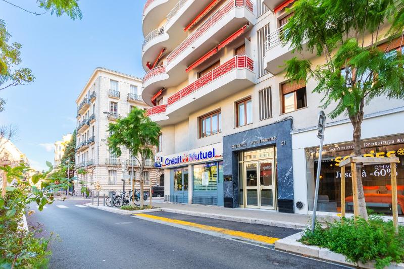 LE MEDITERRANEE AP4363 By Riviera Holiday Homes — забронировать отель в Николь