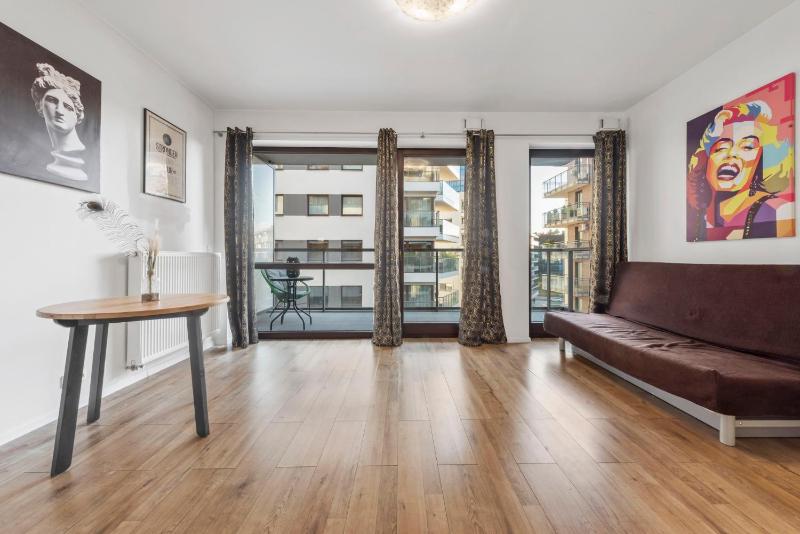 Lovely studio. Good location. — забронировать отель в Варшаве