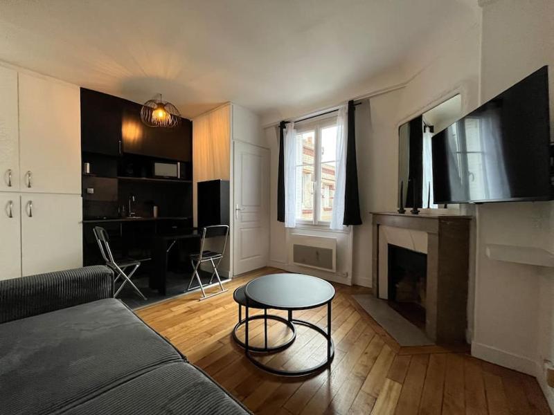 Central Typical Parisian Studio — отель в Париже, Франция