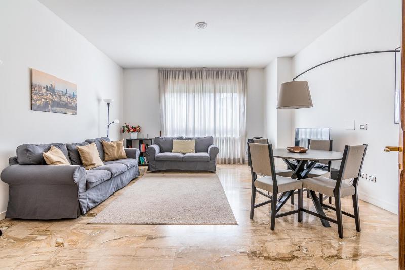 Цены на Milano - Brand New 4 PAX Life & The City Giulio Cesare 5 в Милане