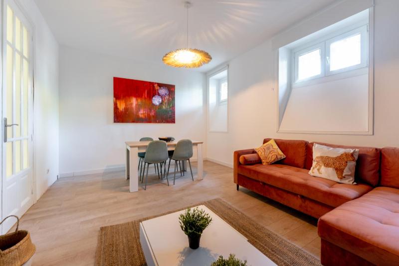 Цены на Luxe Apartment in Chamberi Chic в Мадриде