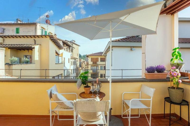 Ponte Vecchio's Penthouse — отель с удобным расположением в Флоренции
