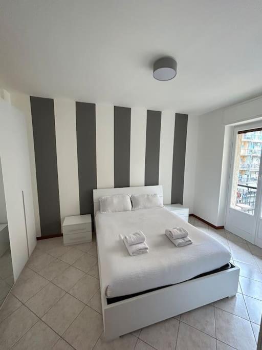 Cozy Apartment San Siro - Fiera — забронировать отель в Милане