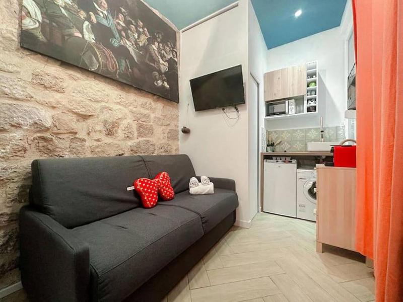 Charming Studio in the center of Paris — комфортный отель в Париже
