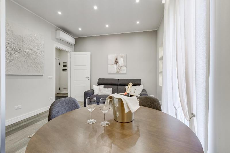 Trastevere-Royal Orchid apartment — отель с удобным расположением в Риме