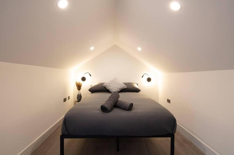 Cosy 1 Bed Duplex - Close to Metro - NW2 — отель с удобным расположением в Лондоне
