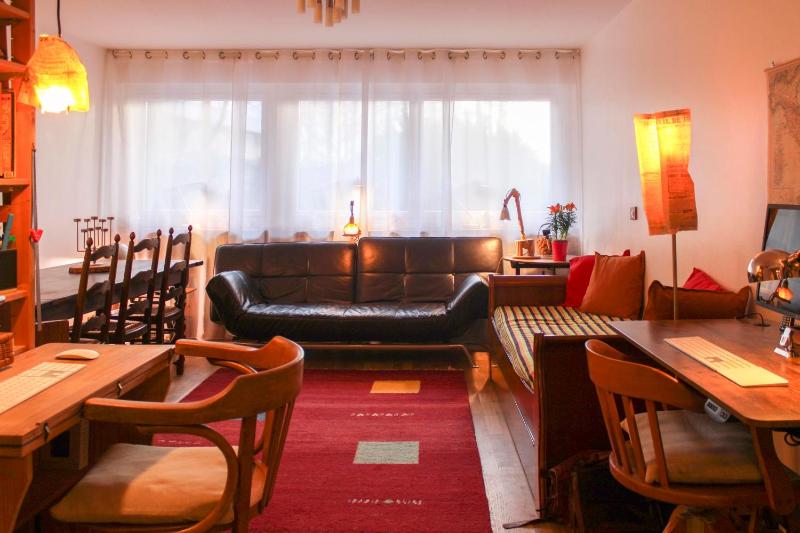 Spacious family nest of 71 m in Paris 19th — отель с удобствами в Париже