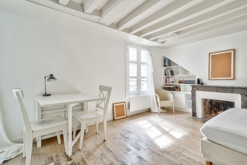 Cozy apartment for 2 people - LE MARAIS - PARIS — отель с удобствами в Париже