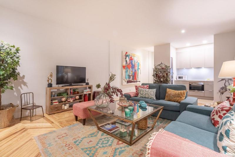 Barrio de Salamanca 4 pax Castello II — отель с удобным расположением в Мадриде