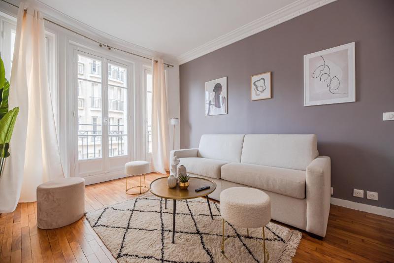 Nice Flat in Paris near Sacre Coeur — отель с удобствами в Париже