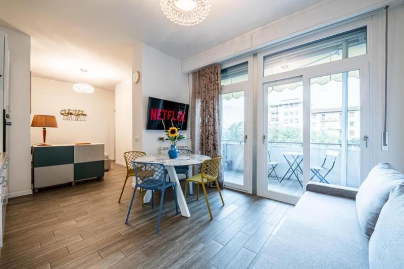 Blue House near Parco San Donato — забронировать отель в Флоренции