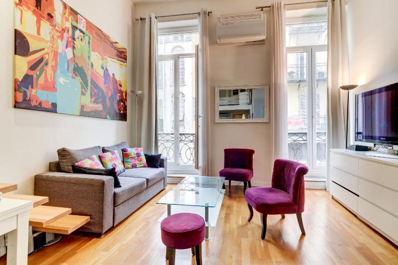 Цены на Spacieux Duplex - Zone Pietonne в Николь