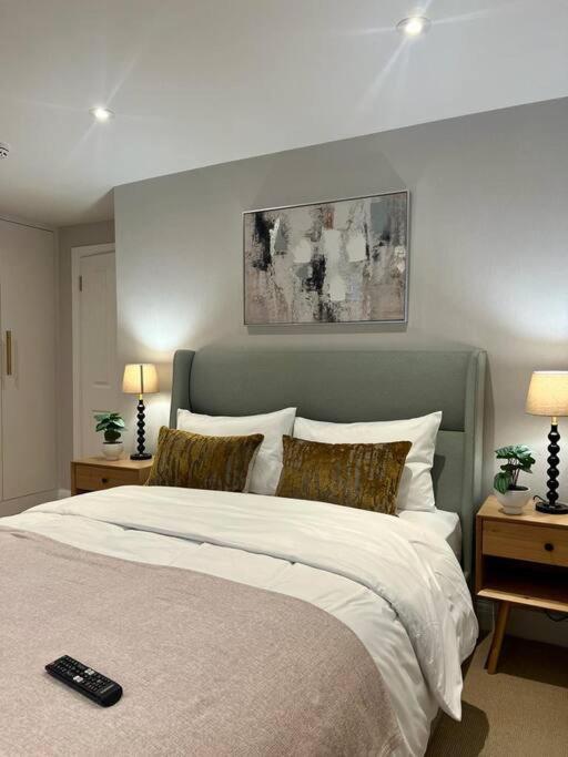 New Flat in Holland Park — отель с удобствами в Лондоне