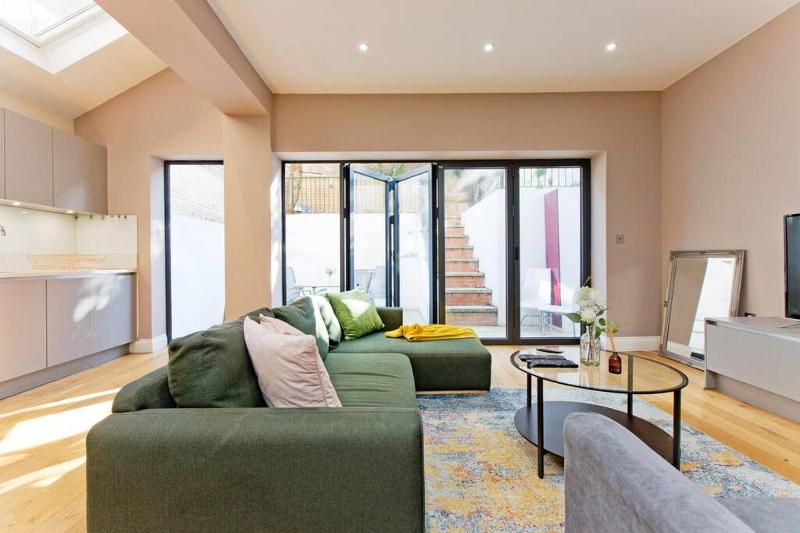 Spacious 3bed kensington — отель в Лондоне, Соединенное Королевство