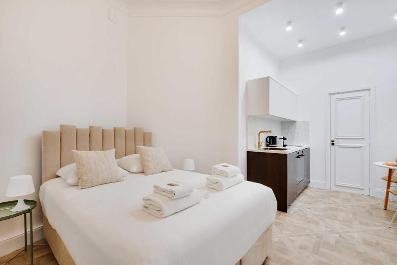 Cozy Studio in the Heart of Paris — забронировать отель в Париже