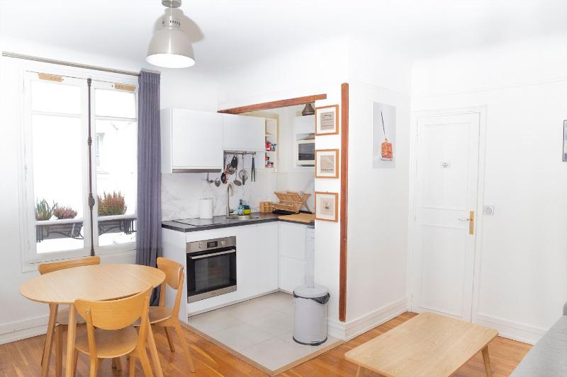 Cozy 1-bedroom Apartment on rue Desnouettes - Perfect for 2024 Olympics Paris — отзывы гостей и цены