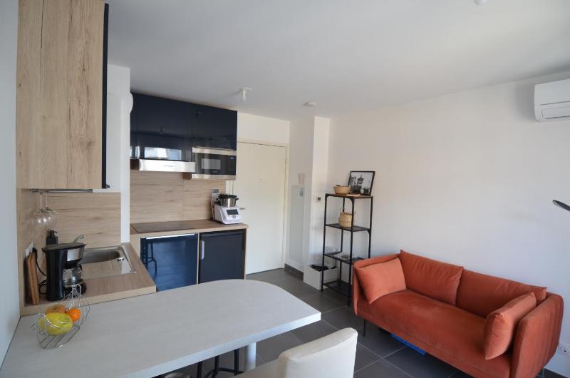 VILLA SMOLETT - Appartement Cosy au coeur du quartier du port — отель с удобным расположением в Николь