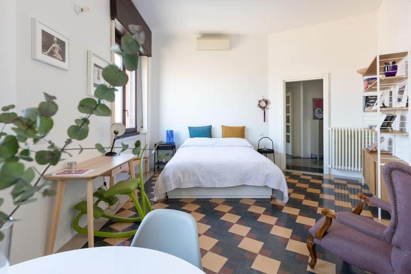 BIG BRIGHT COZY STUDIO APARTMENT IN NOLO NEAR MM1 — отзывы гостей и цены