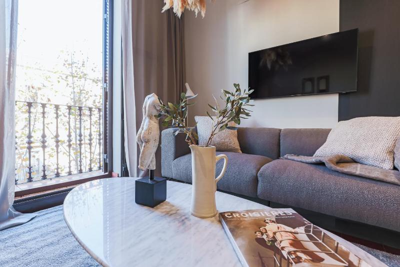 En Ville Boutique Apartments Tamarit — отель с удобствами в Барселоне