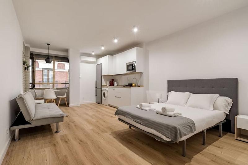 GuestReady - Modern studio in Plaza de Espana — отель с удобным расположением в Мадриде