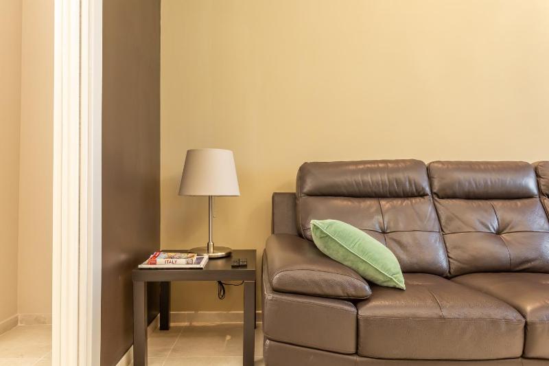 2-Bedroom Retreat near Metro & Parks — комфортный отель в Риме
