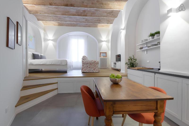 Цены на FAMM Apartments - Charming open space in Trastevere в Риме