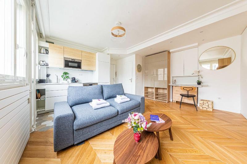 Superb Trocadero Eiffel Tower apartment — комфортный отель в Париже
