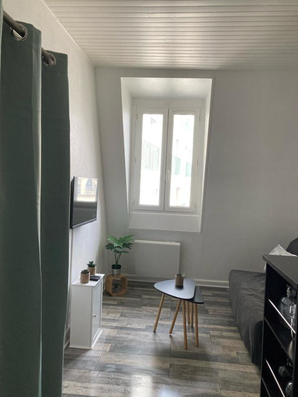 Studio ideal pour decouvrir Paris -7eme etage sans asc — отель в Париже, Франция