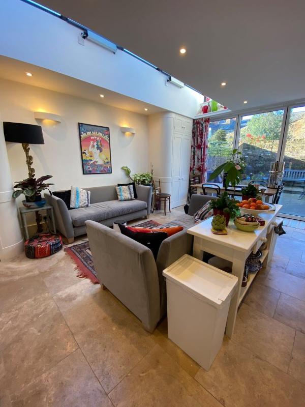 Delightful 2BD Cottage-Chic House Hammersmith! — комфортный отель в Лондоне