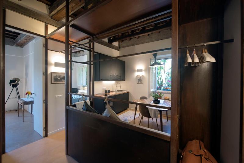 FUORI dal TEMPO Roma Trastevere — отель в Риме, Италия
