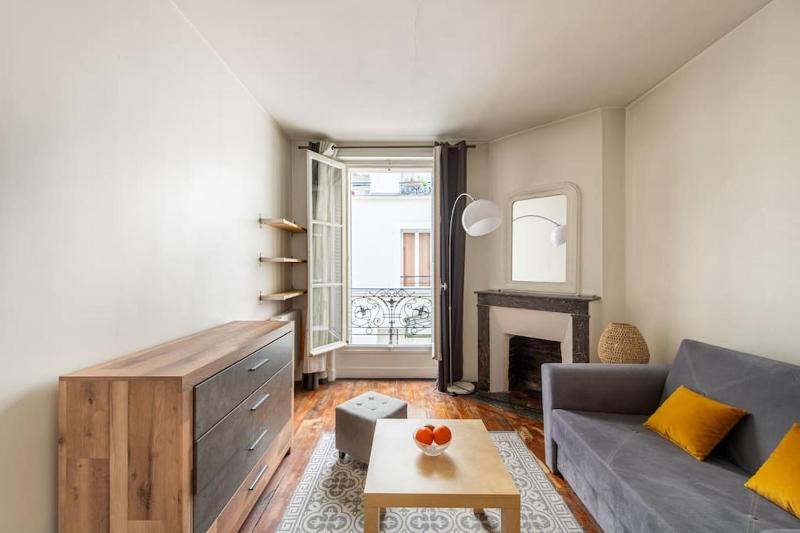 Цены на Augereau - Central and cozy apartment near Eiffel Tower в Париже