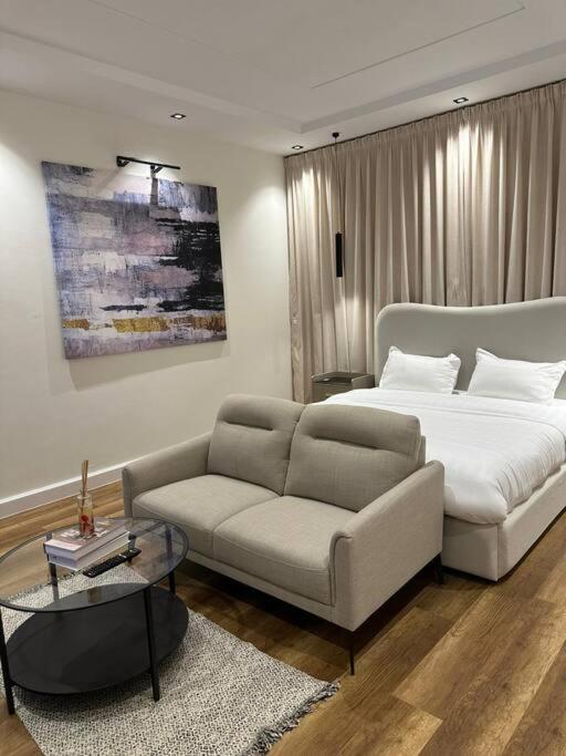 Cozy studio in Alaqiq astdyw fy hy alʿqyq dkhwl dhaty — отель с удобным расположением в Рияде