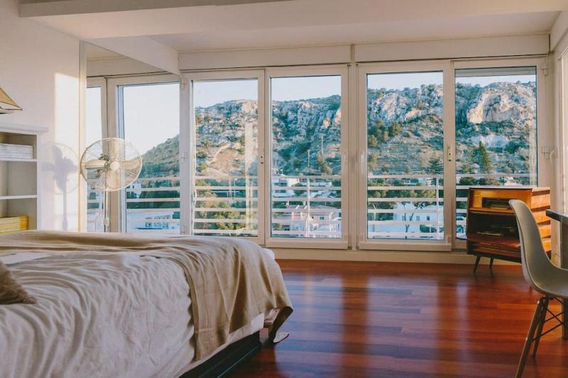 Luxury apartment with stunning views — забронировать отель в Аликанте