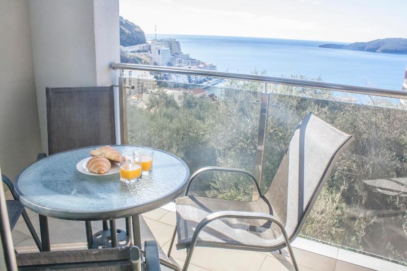 Olive Hill Apartment — отель с удобным расположением в Будва