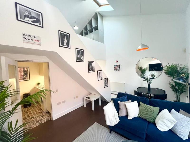 Цены на Camden Loft Apartment- 3 в Лондоне