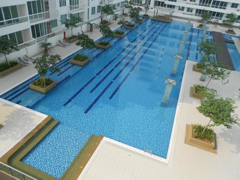 Stylish & Cozy 3BR EmbassyView Suite FREE Parking — отель в Куала-Лумпуре, Малайзия
