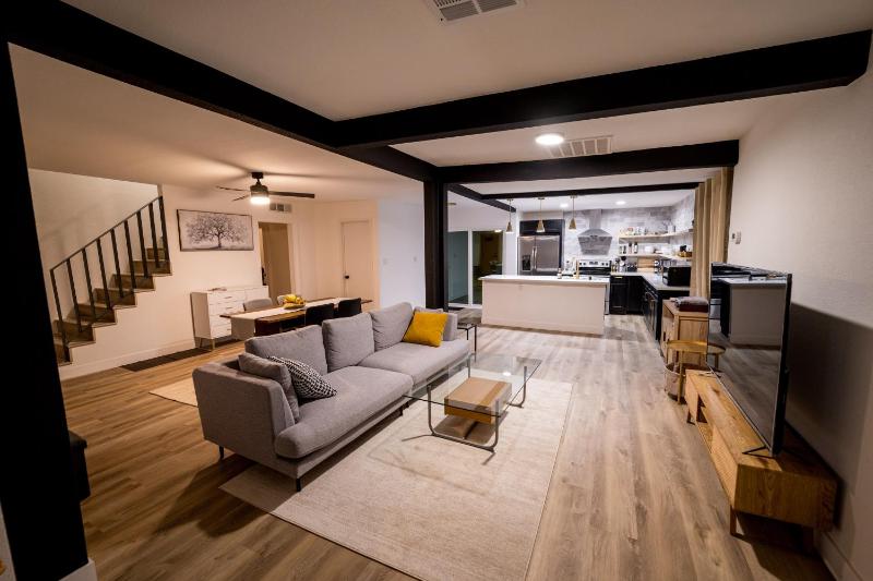 Vegas Vacation Home with Pool 5 min to The Strip and Fremont Street — отзывы гостей и цены
