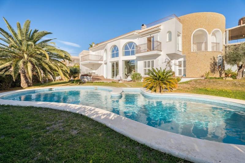 Luxury Villa with Pool and Sea View in Alicante — отзывы гостей и цены