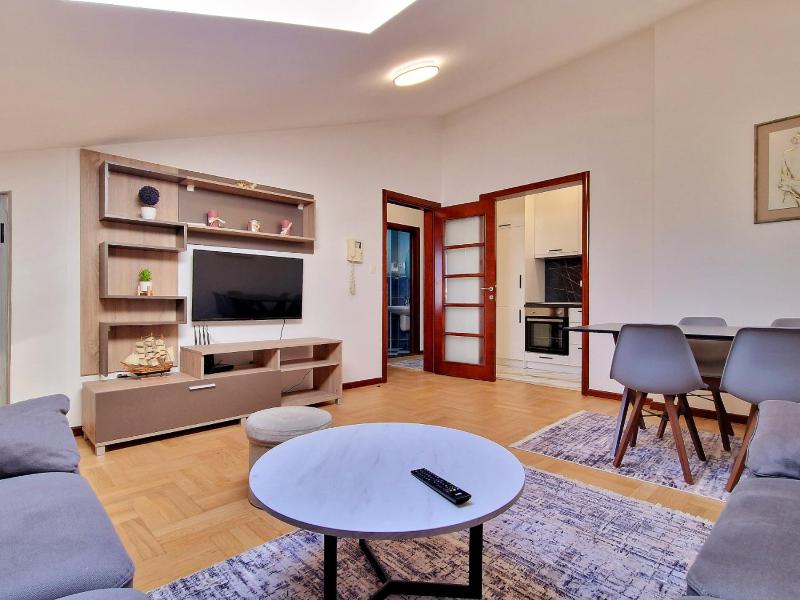 Цены на Grazia Apartment, Budva Centre в Будва