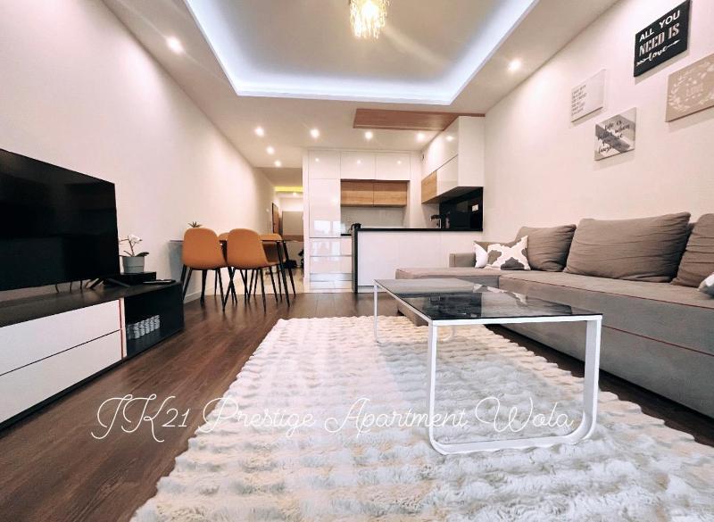 JK21 Prestige Apartment Wola, Wi-Fi & Netflix & Free Parking — отель в Варшаве, Польша