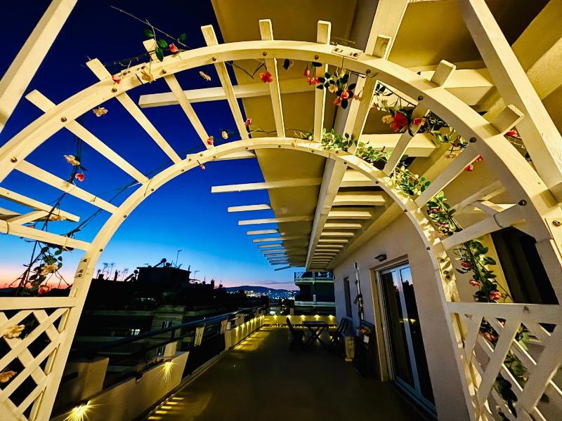 Quiet house-Athens Center 100 meters balcony on the top floor — отзывы гостей и цены