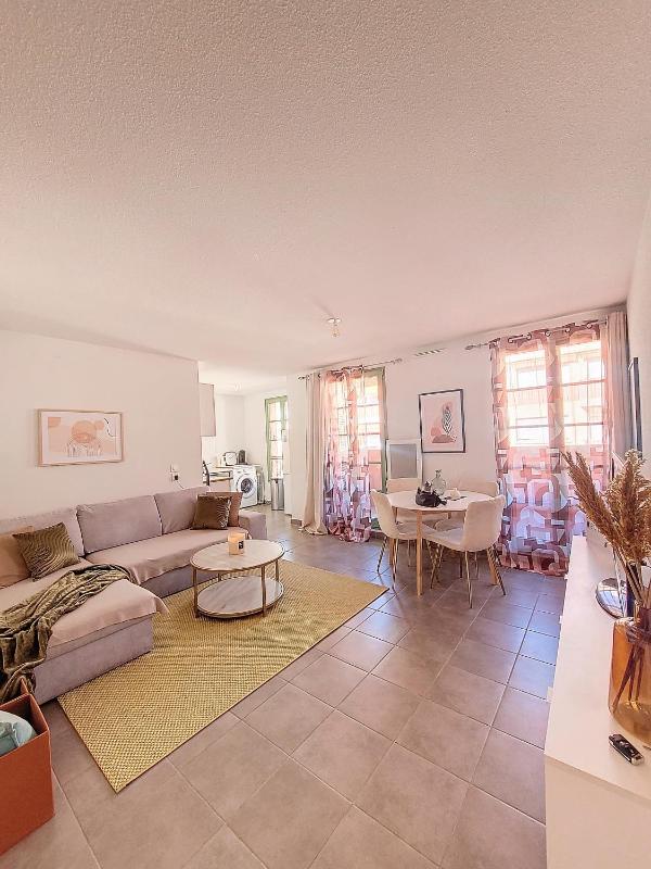 Appartement au coeur du port — забронировать отель в Николь